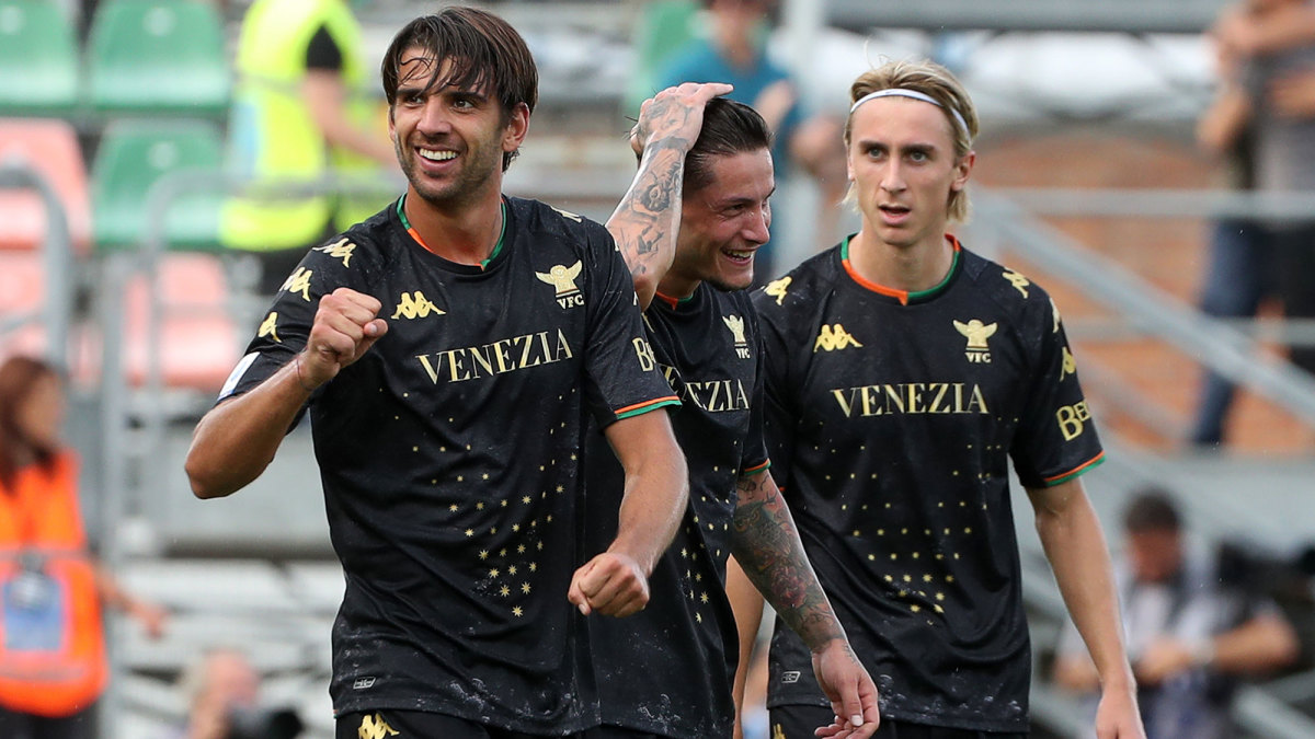 Venezia FC and Kappa Present New 2023/24 Home Jersey